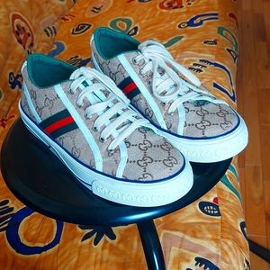 Gucci authentic sneakers women size US 9 / 40 EUR